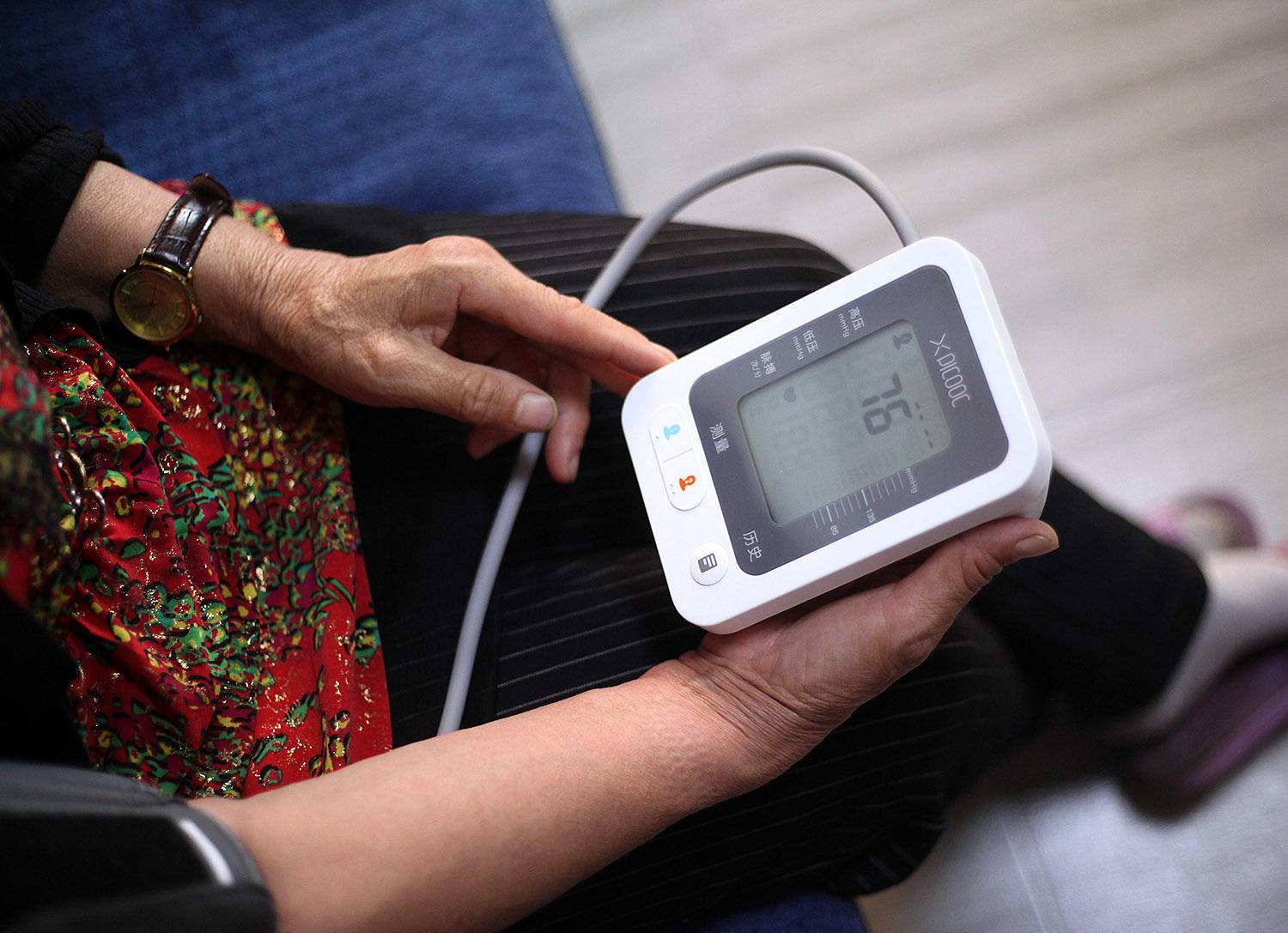 送父母测试健康的仪器,欧姆龙血压计哪款好求推荐