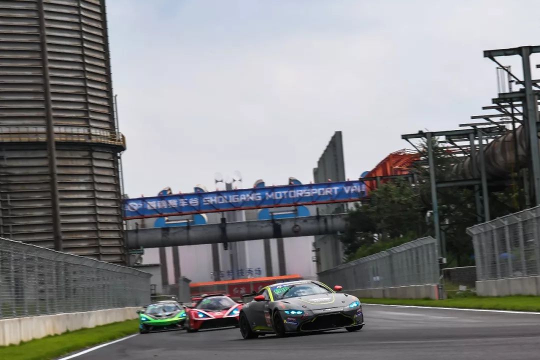 钢铁赛道雨中热战·ChinaGT上演秦皇岛首轮超跑对决