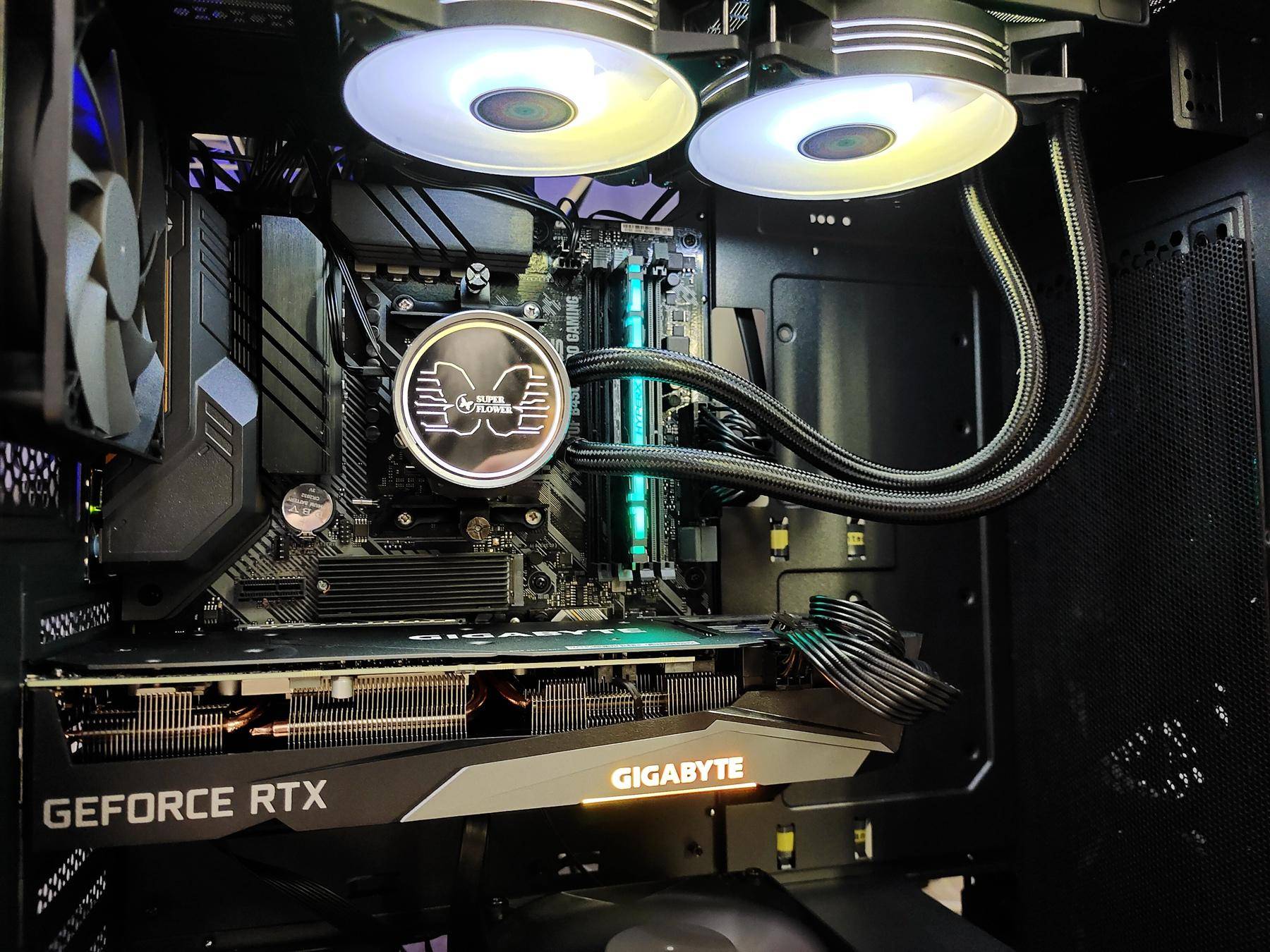 工欲善其事必先利其器，2021年初自媒体创作的专业向桌面配置