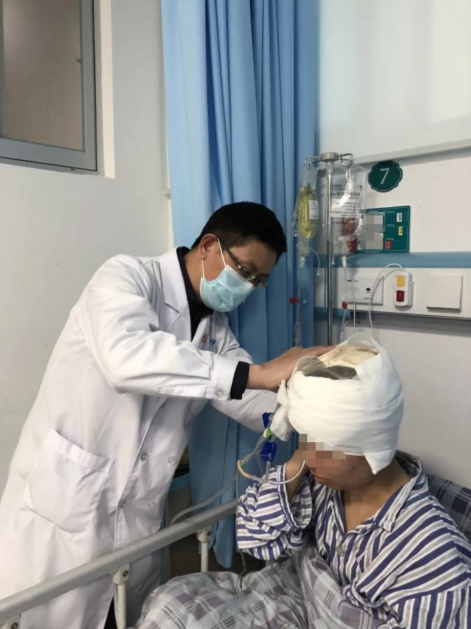 好医生康复新液治疗烧伤,好医生康复新液治疗烫伤