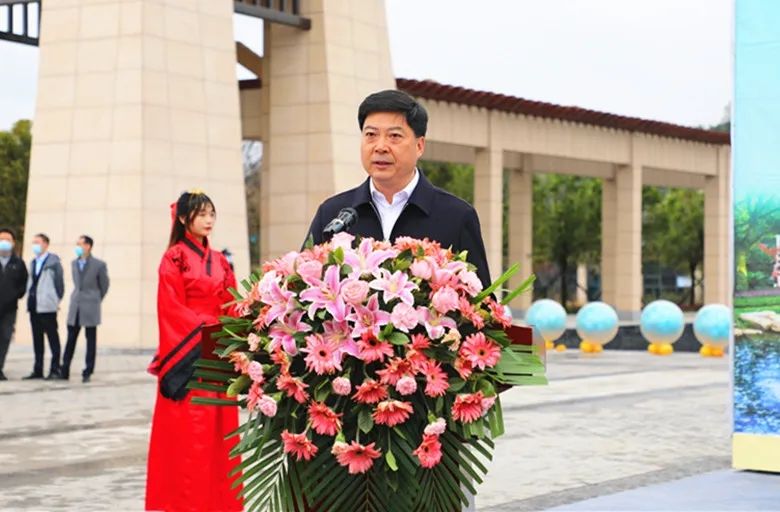 陕西勉县九昱汉水旅游度假区温泉中心开业，县委书记马大勇致词！