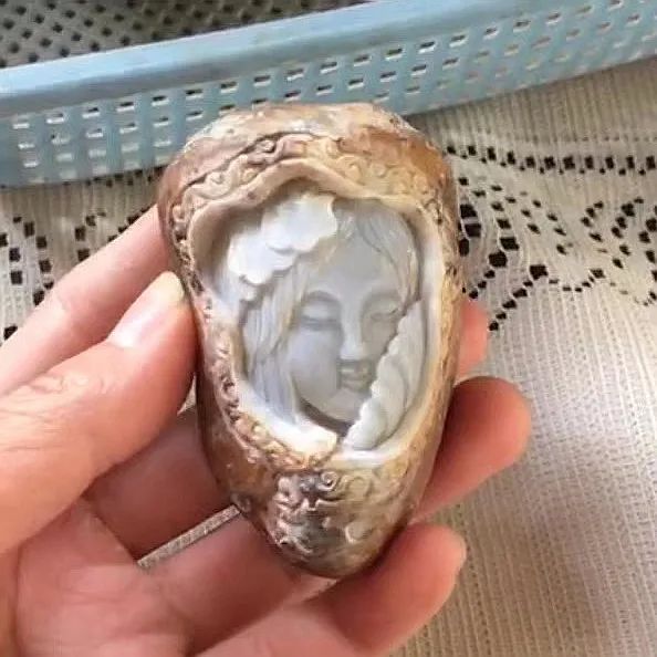 翡翠观音摔断了头还能戴吗,翡翠观音摔坏修复后可以佩戴么