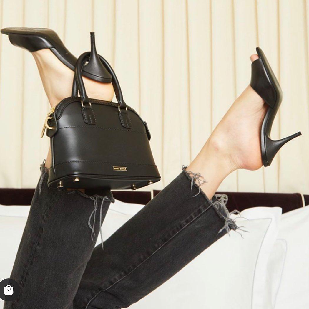 女明星都爱穿的高跟鞋品牌,欧美流行款2022明星同款高跟鞋