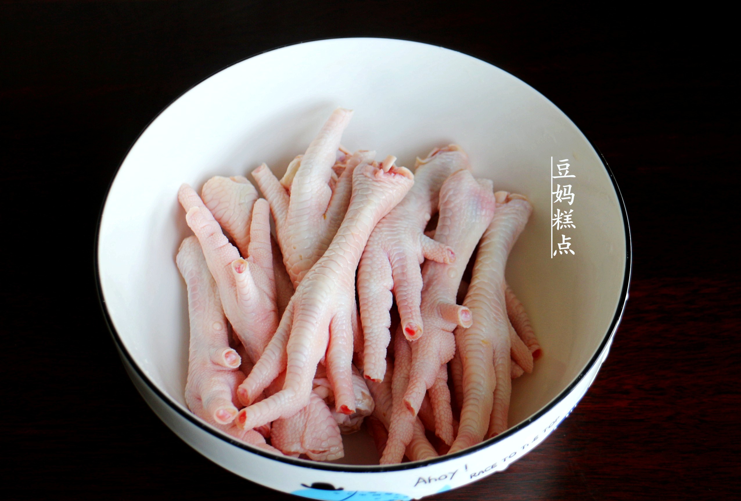 电饭煲鸡爪加啤酒的家常做法,电饭煲焖鸡爪做法