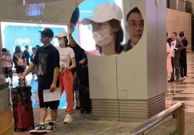 郑恺绯闻事件是真的吗,郑恺和郑恺苗苗