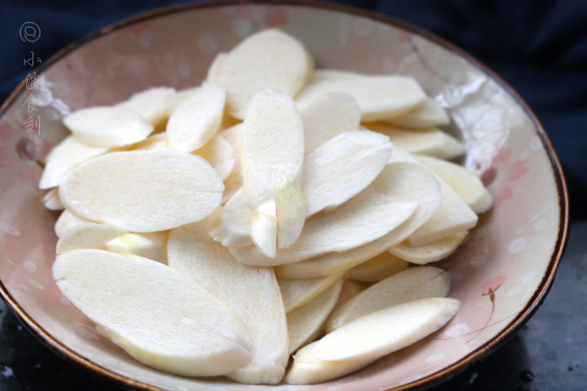 高笋与平菇能同吃吗,高笋平菇炒肉