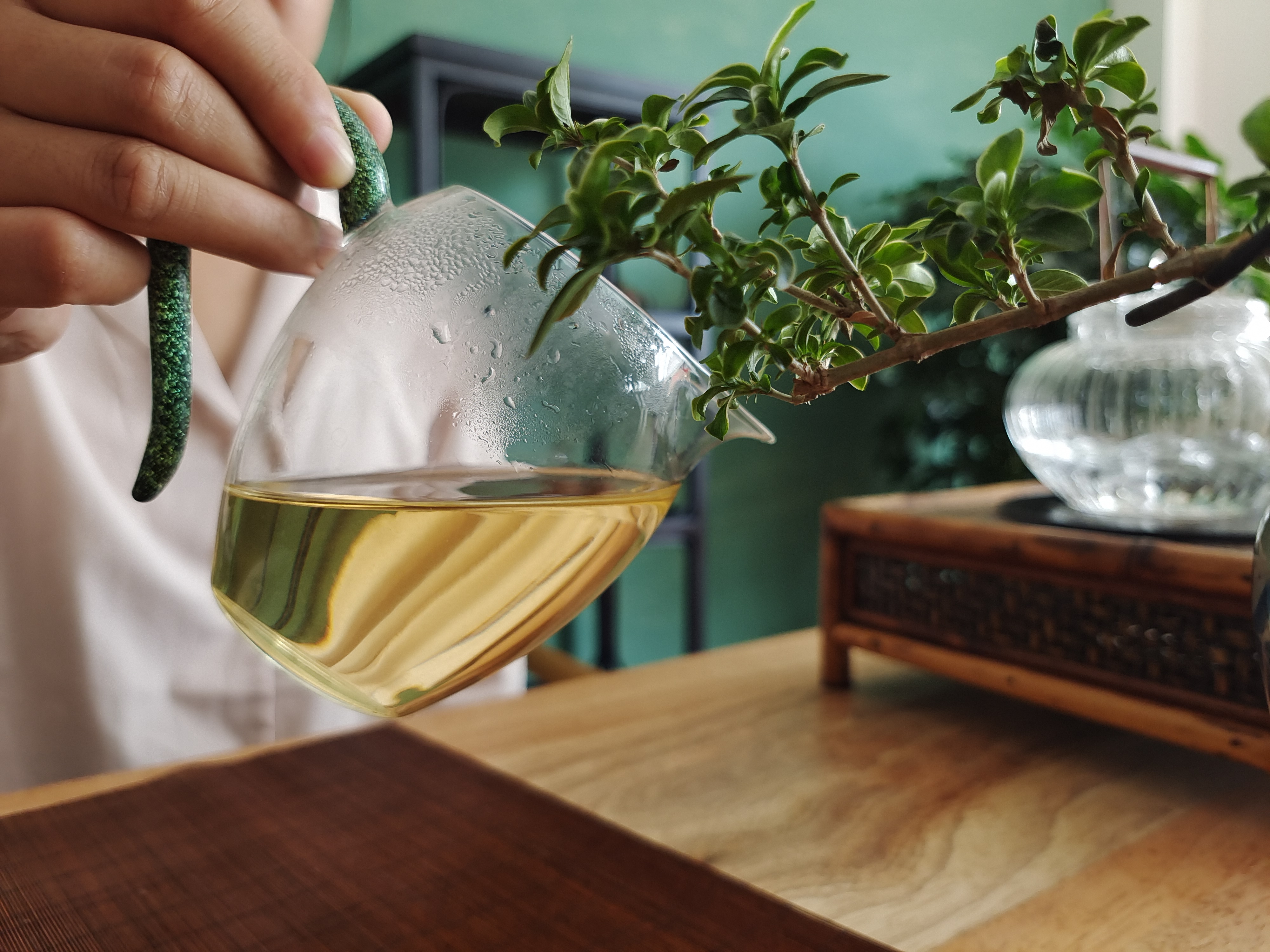 夏季太热了适合喝什么茶比较好,夏季最适宜饮用哪些茶类