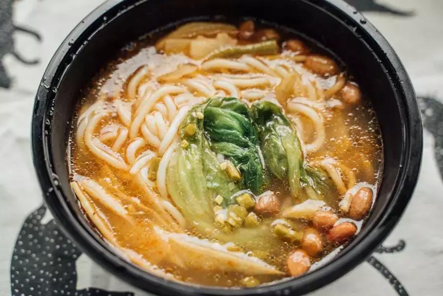 在杨浦区点一顿外卖多少钱,在五角场200块钱可以吃什么