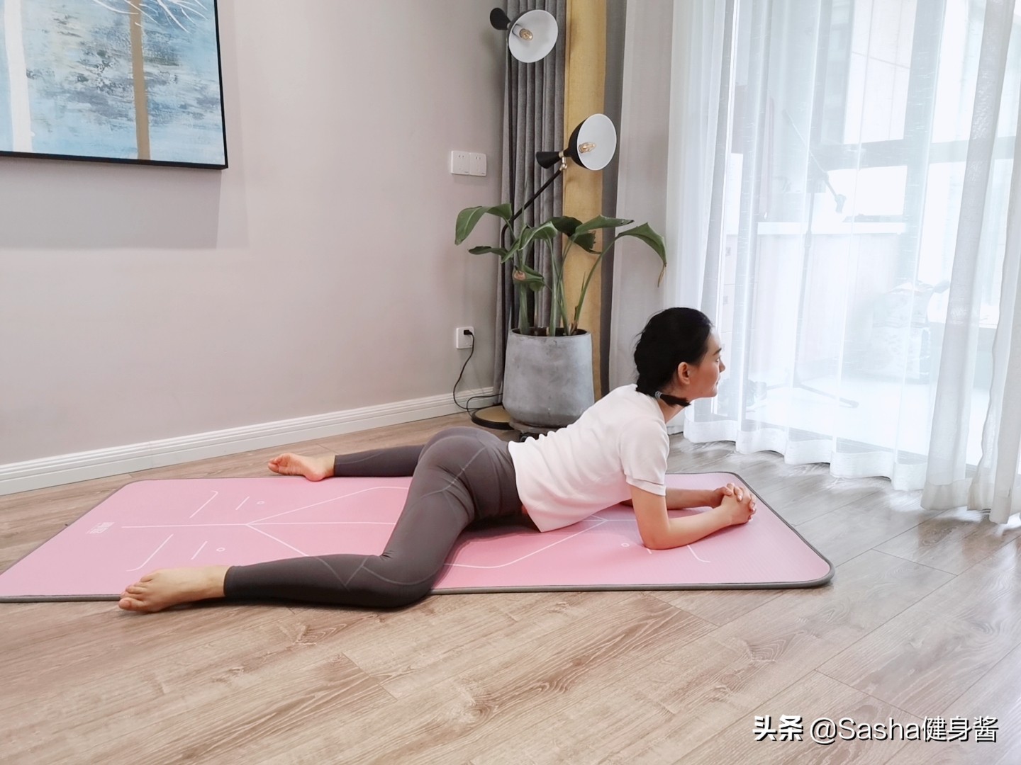 瑜伽一字马怎么辅助,瑜伽一字马力量训练