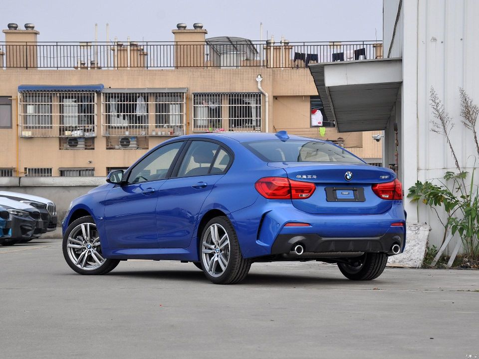 宝马1系真的很丢人吗,宝马1系和思域哪个更值得买