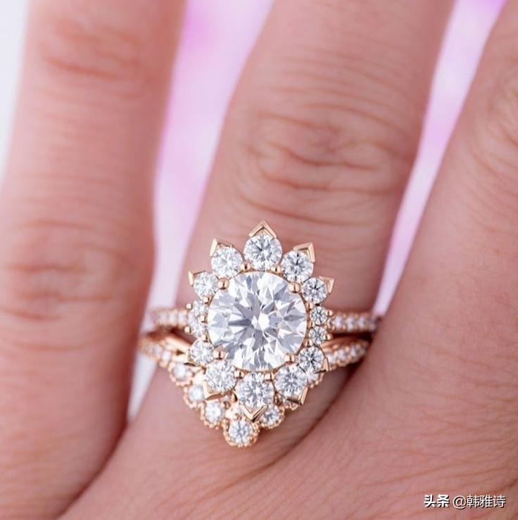 HEARTSONFIRE遇上婚纱天后HayleyPaige，让传统婚戒更浪漫时髦