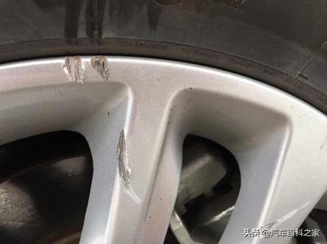 汽车轮毂刮花需要换轮毂吗,轮毂被刮花了可以要求4s更换吗