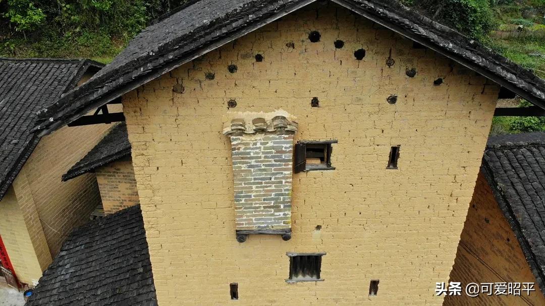 贺州昭平长寿之乡,昭平县百年炮楼图片