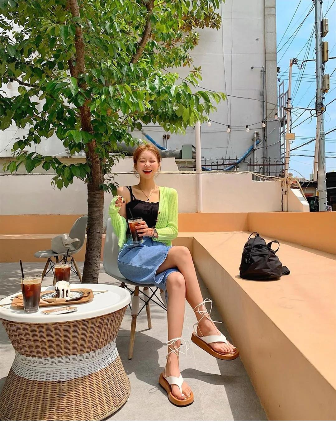 吊带黑色蕾丝穿搭,蕾丝吊带女穿搭