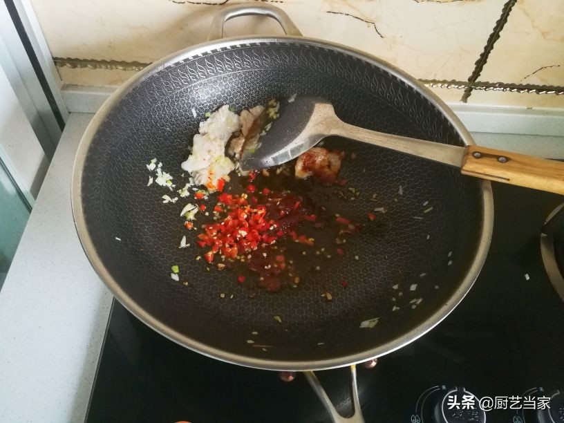 厨师教你做干烧鲅鱼的视频,厨师烹饪技巧大全集