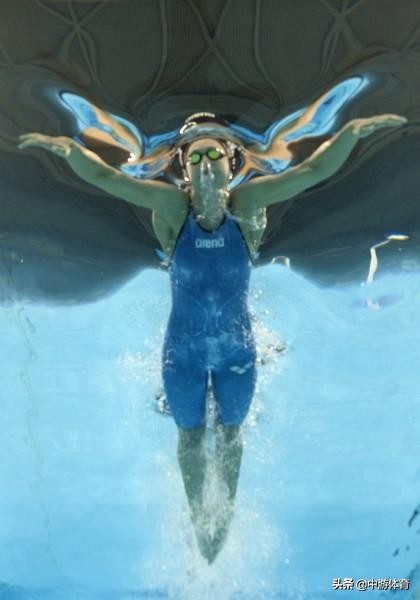 中游体育波浪式蛙泳推进力,中游体育蛙泳
