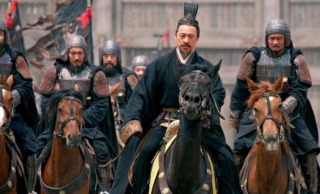 曹操为什么能被称为一代枭雄,曹操不愧为一代枭雄