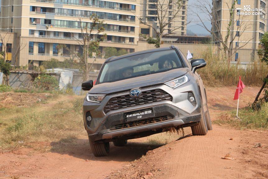 TNGA的革新有多强?试驾一汽丰田全新RAV4