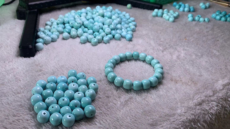 怎么挑选绿松石手串,随形绿松石手串搭配