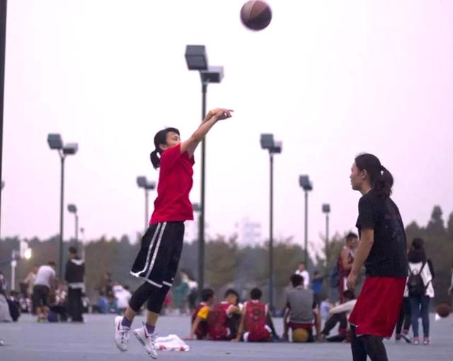 KTO女生打篮球用几号球?女生打篮球有什么好处?