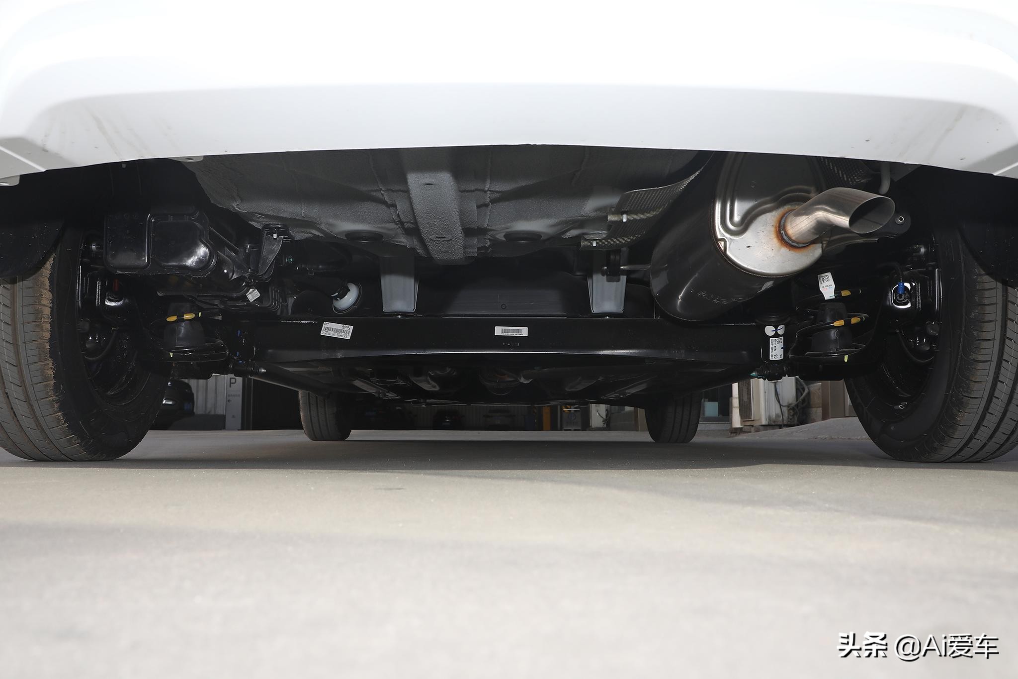 5.1l油耗是多少钱一公里,15年现代瑞纳手动测评