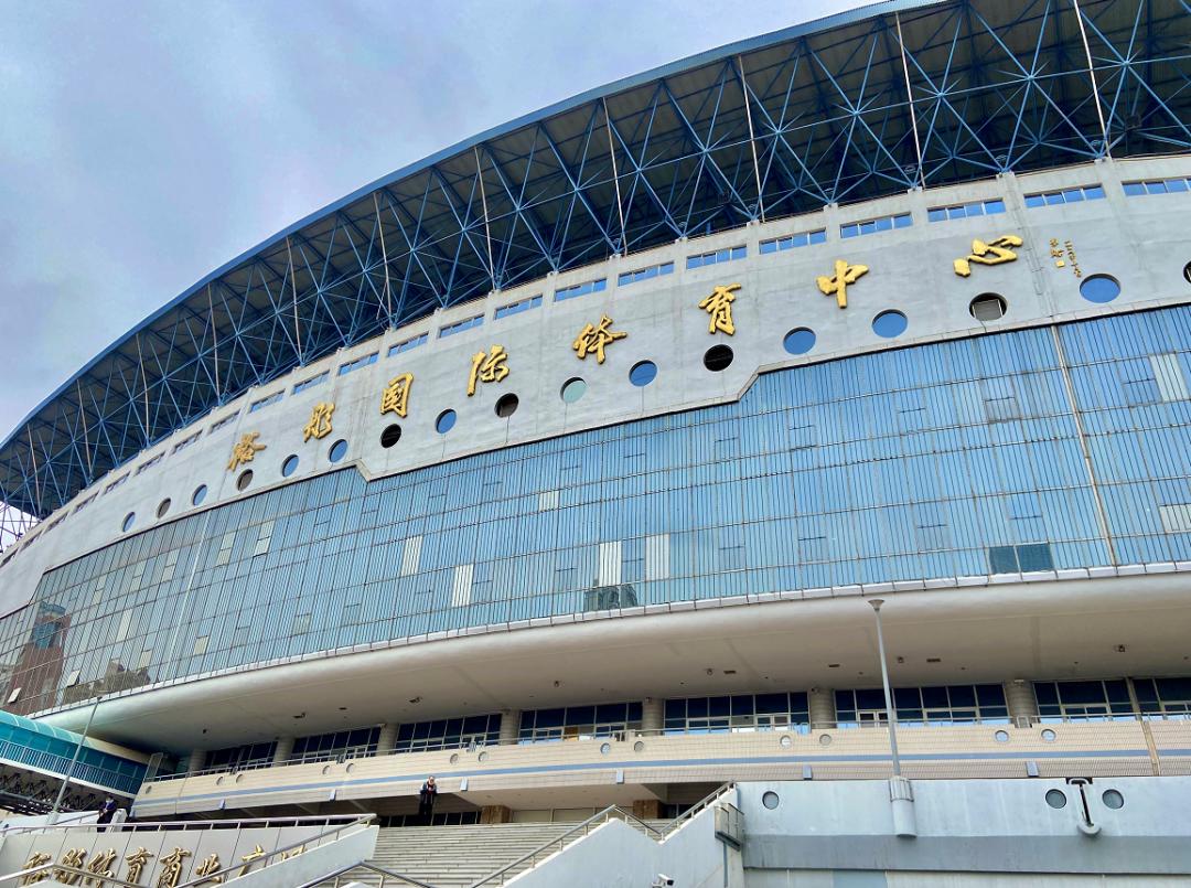 一座裕彤体育场，半部青春史...