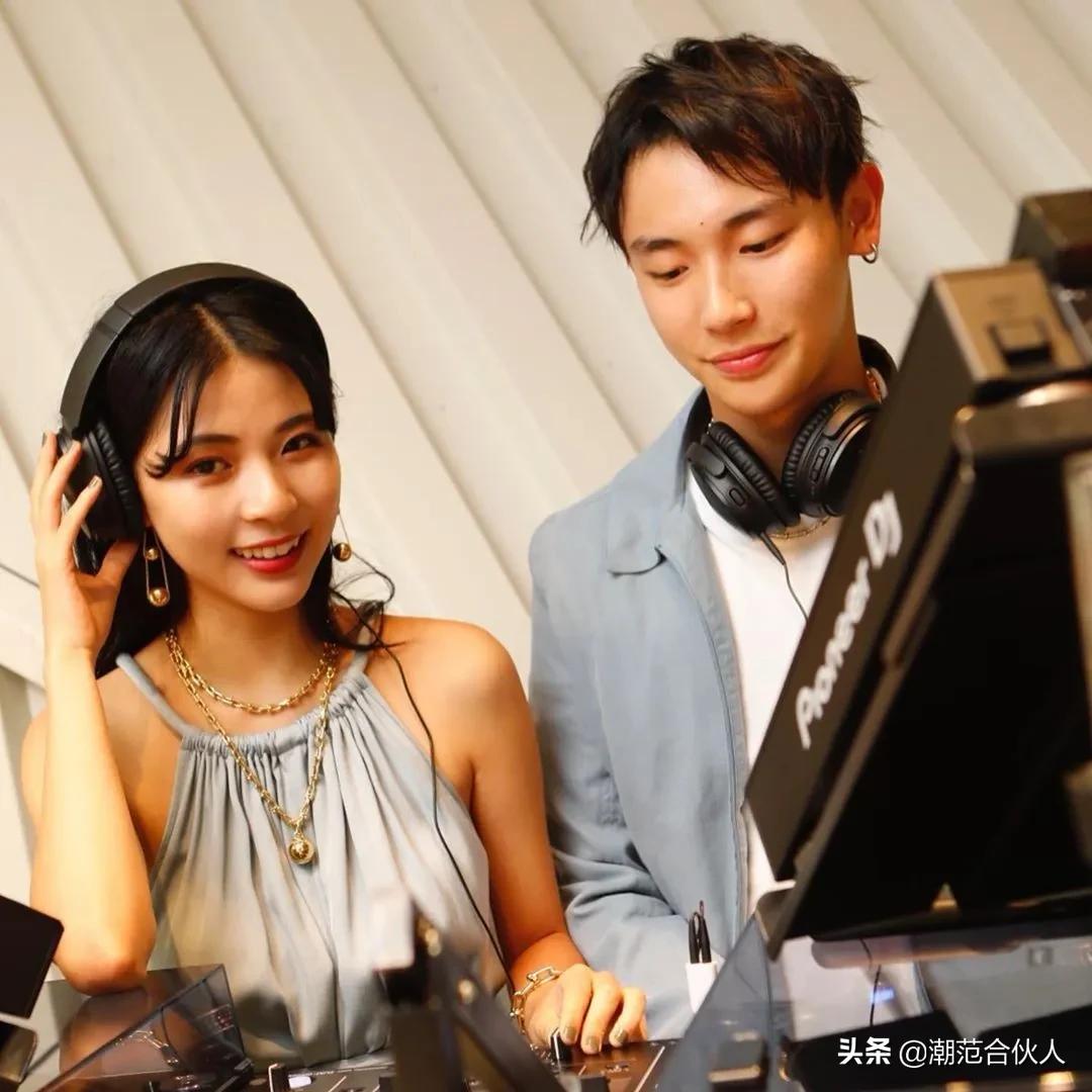 楂樹釜瀛愭儏渚f挒鑹茬郴绌挎惌,鎾炶~鍑犵巼鏋佷綆鎯呬荆绌挎惌蹇冩満璧锋潵