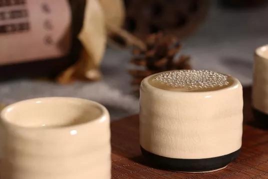 红酒比白酒醉得凶一点,红酒比白酒好喝