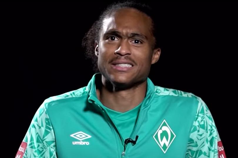 曼联外租小将归化,曼联租借小将中后卫