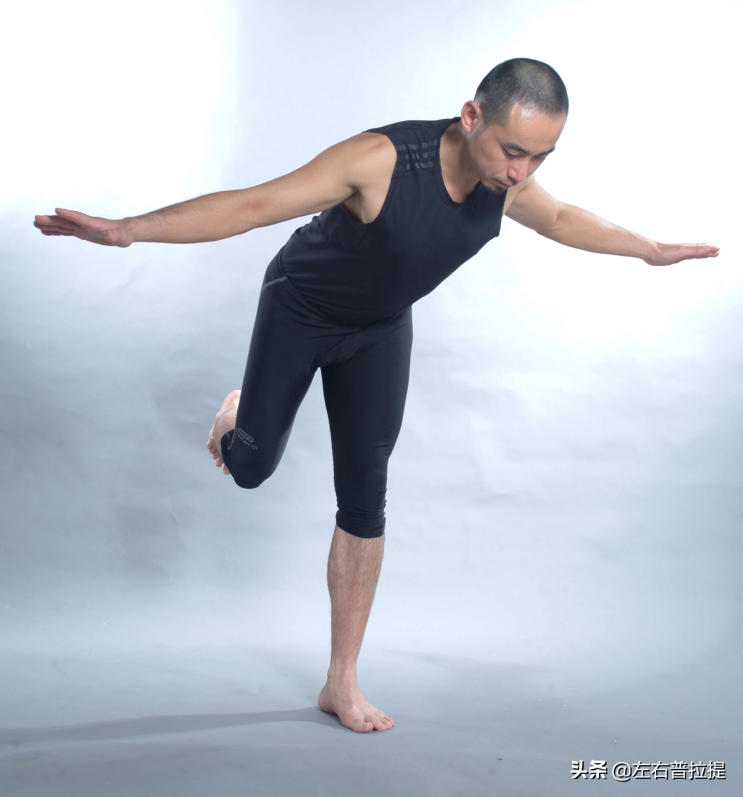 身体单侧运动的平衡调整，缓解腰肌酸痛