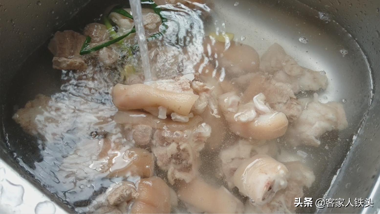 客家焖猪脚家常做法,客家焖猪脚的家常做法