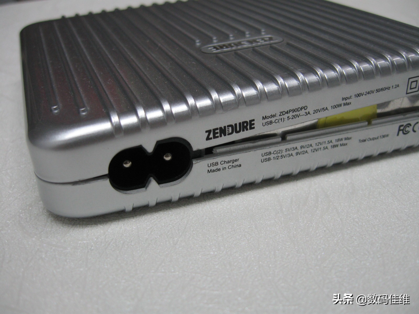 SuperTank100W笔记本移动电源套装评测+拆解