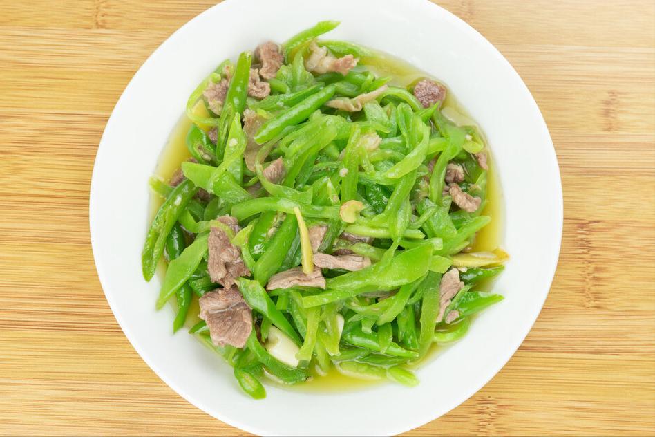 炒莴笋时莴笋清脆不发黑的小妙方,腊肠炒莴笋做法莴笋要不要先焯水