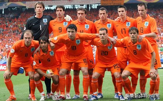 弗尔克鲁格和范佩西谁厉害,罗宾范佩西头球