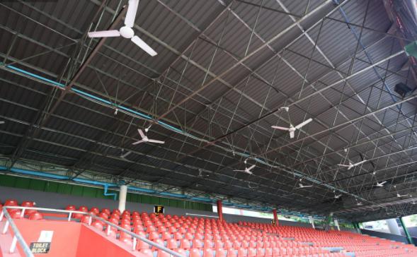 国足对马来西亚比赛回放,国足修球场