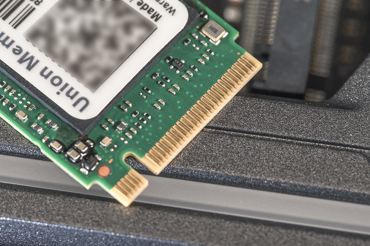 让系统起飞，释放高速M.2接口魅力，忆联AH640固态硬盘