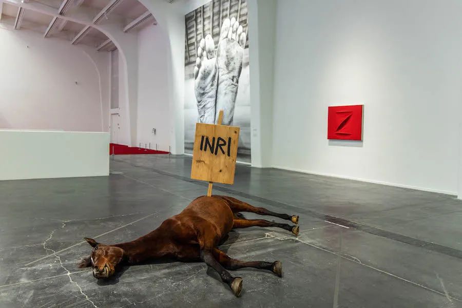 艺术家卡特兰什么实力,卡特兰把一根香蕉粘在墙上