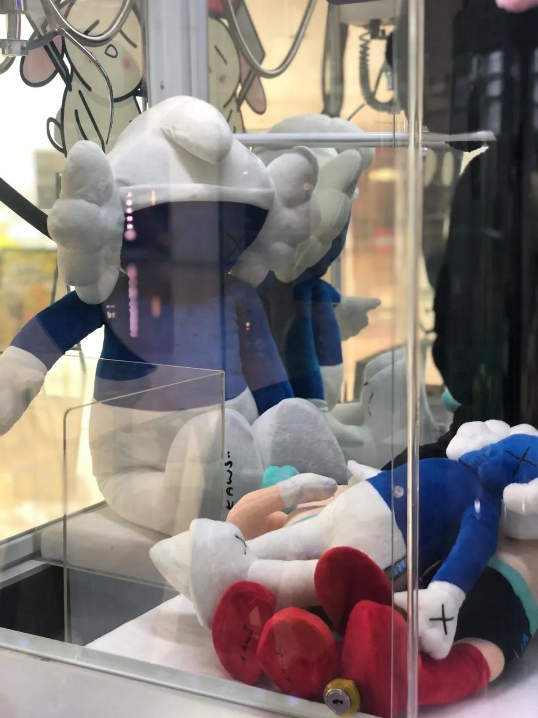 米奇、轻松熊、皮卡丘...西安正版娃娃机店！抓到就是赚