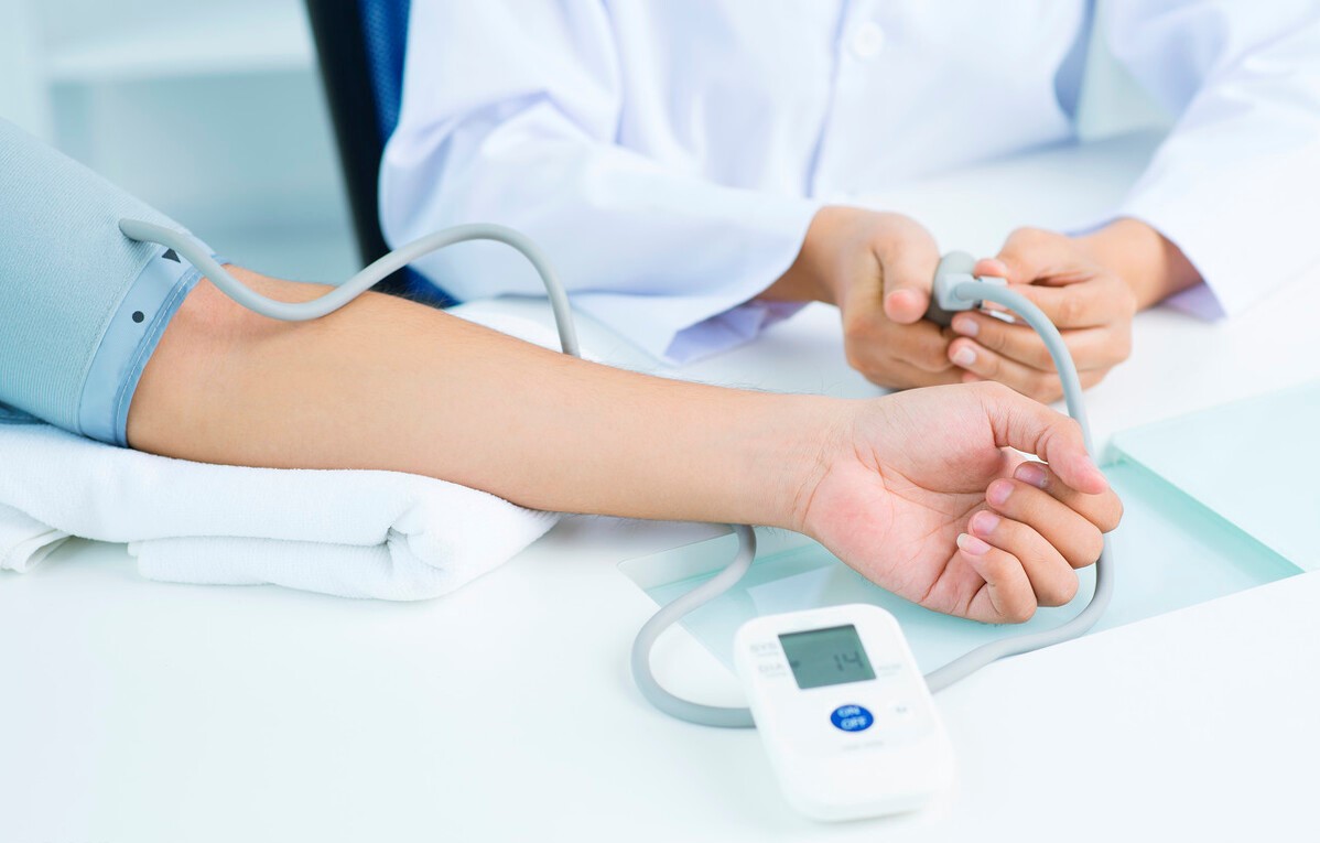 单纯低压90-100之间需要吃药吗,单纯的低压高会得肾衰竭吗