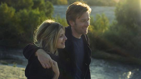 让男人迷恋你方法,怎么做到给男人神秘感