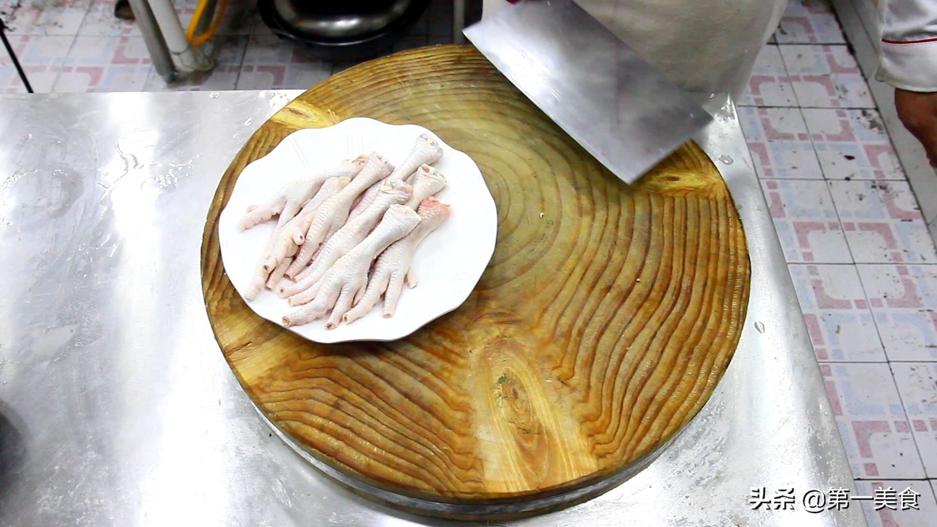 厨师长教虎皮凤爪的正宗做法,厨师长鸡爪子最好吃的做法