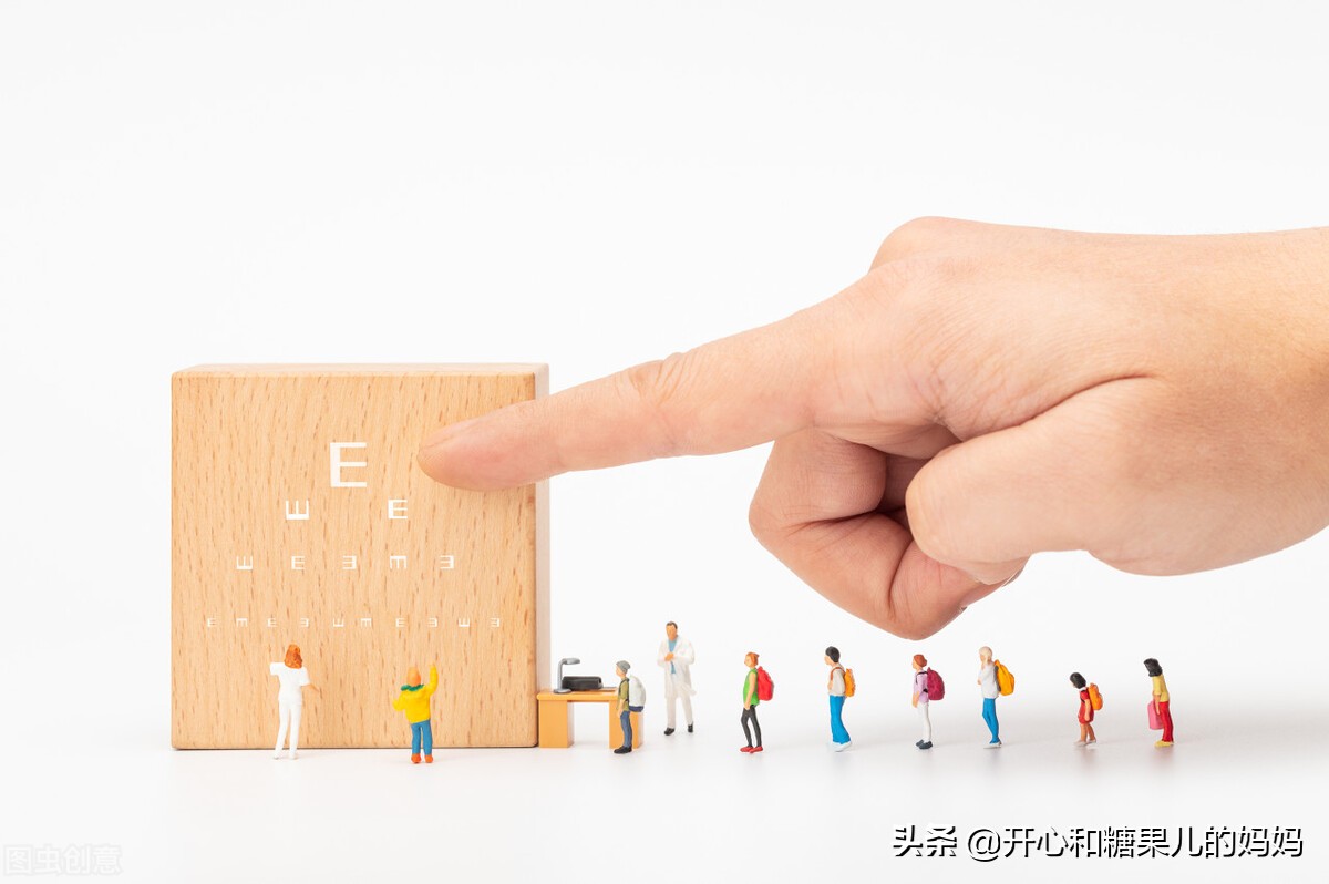 宝宝眼睛碰伤一直流泪怎么办,2岁宝宝眼球被撞了一下