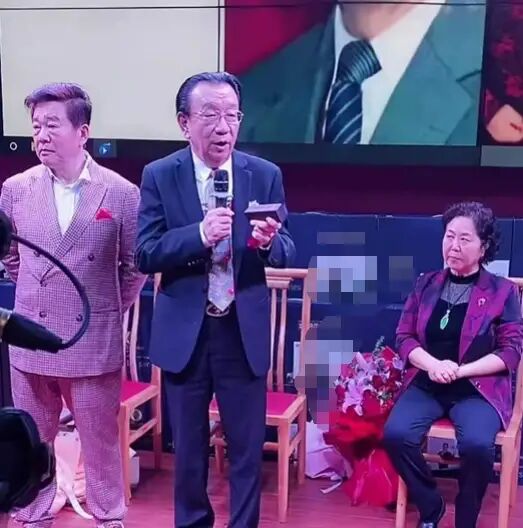 奇志侯耀华相声,奇志侯耀华排练