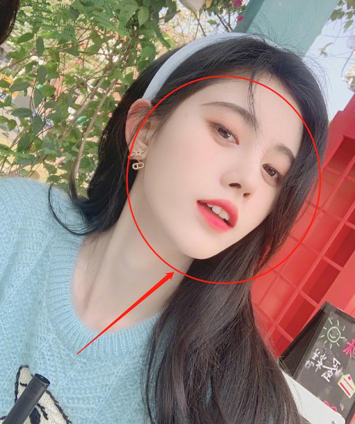 鞠婧祎撞衫杨幂完整版,鞠婧祎与别的女明星撞衫评价