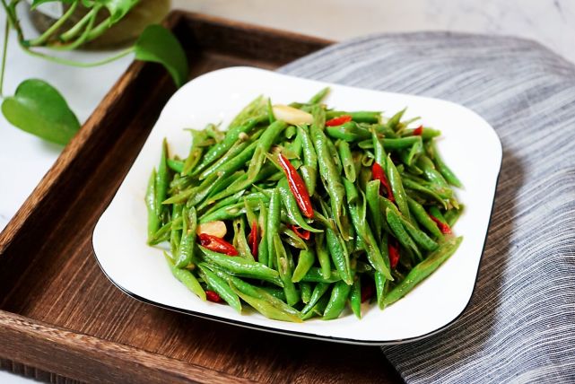 豇豆这样做脆嫩爽口开胃下饭,爆炒素豇豆的做法大全家常