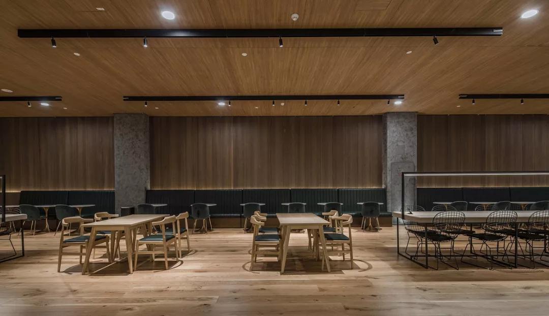 一起去看，藏在沣东自贸新天地里的“最美书店”！