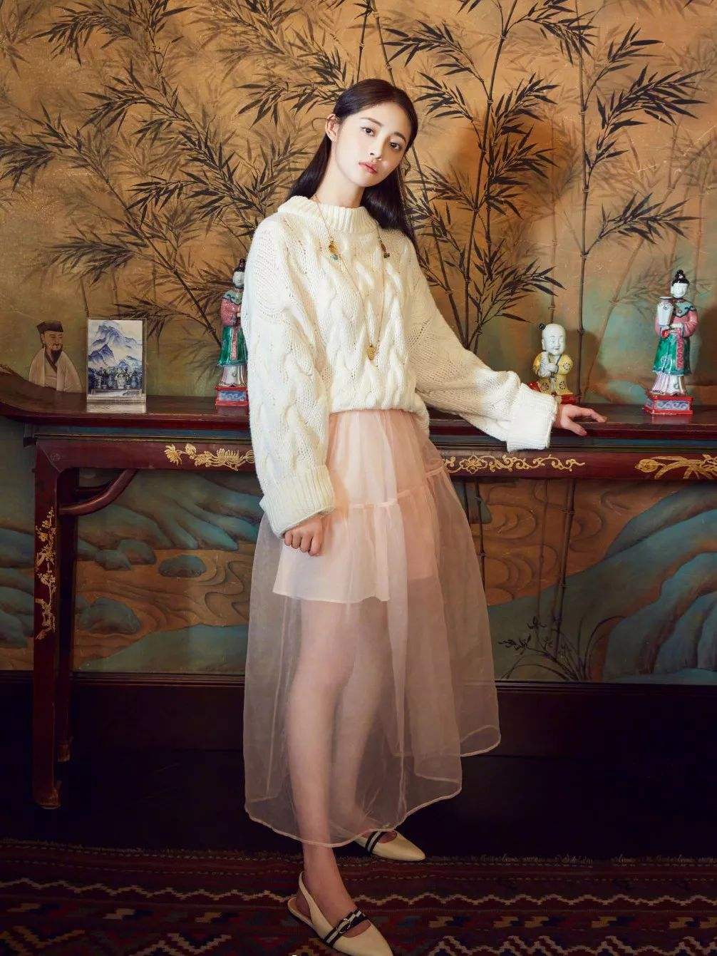 胡静穿黑色衣服,胡静露肩装