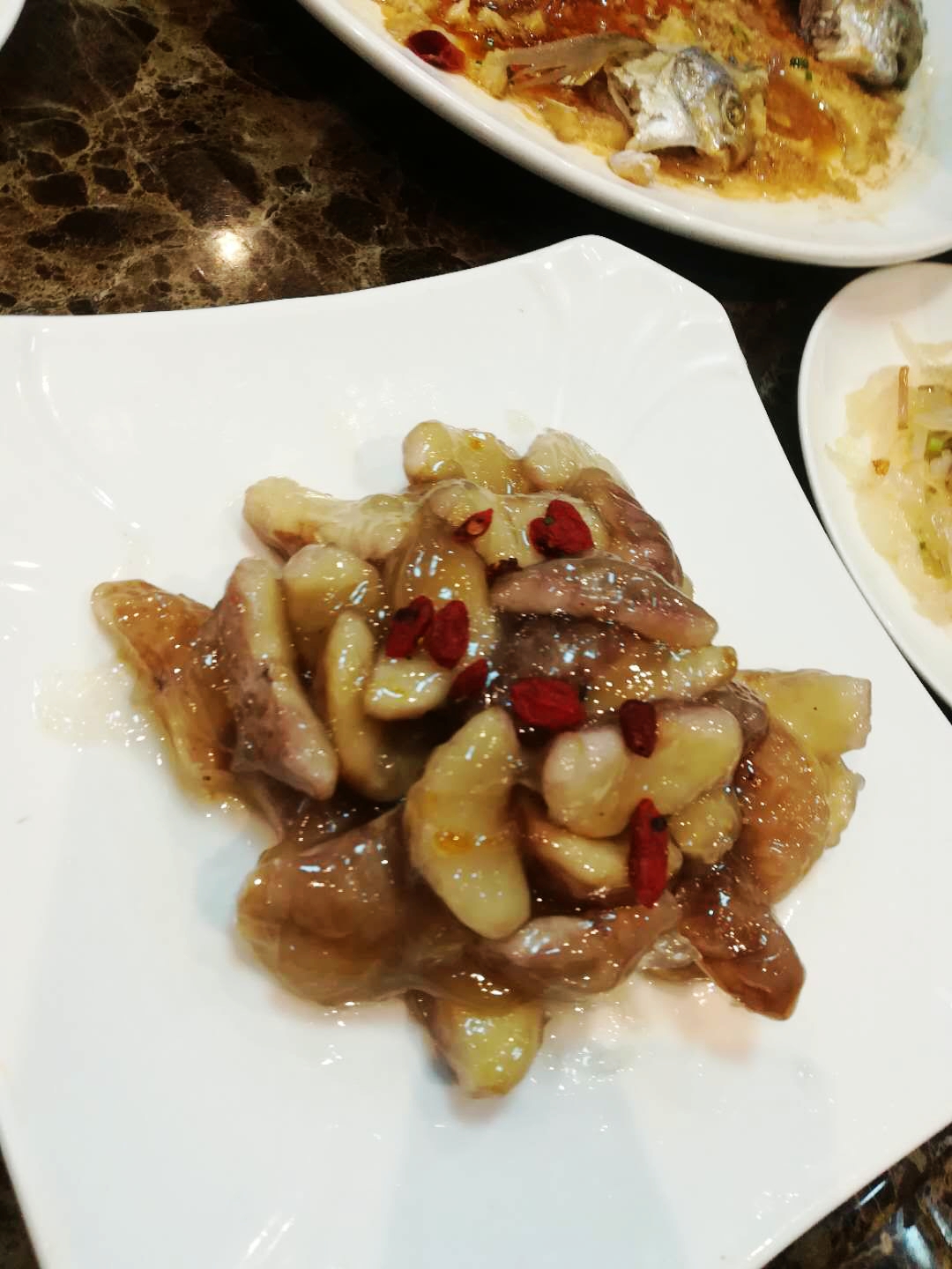 朋友生日请吃饭还得大家平摊买单,朋友生日请吃宴席