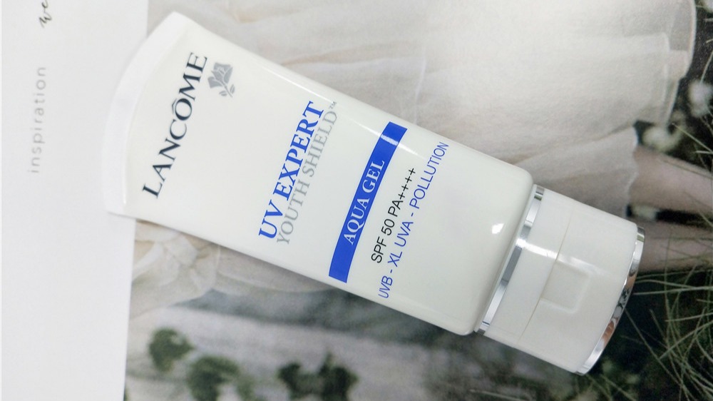 香蒲丽防晒和兰蔻小白管哪个好用 (兰蔻小白管防晒新款和旧款区别)