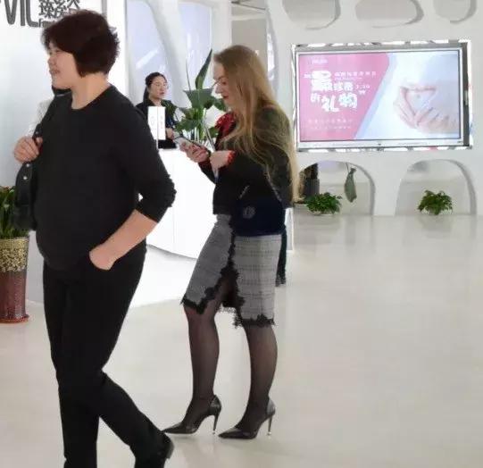 为什么好看的女孩都那么漂亮,为什么好看的女孩都很矮